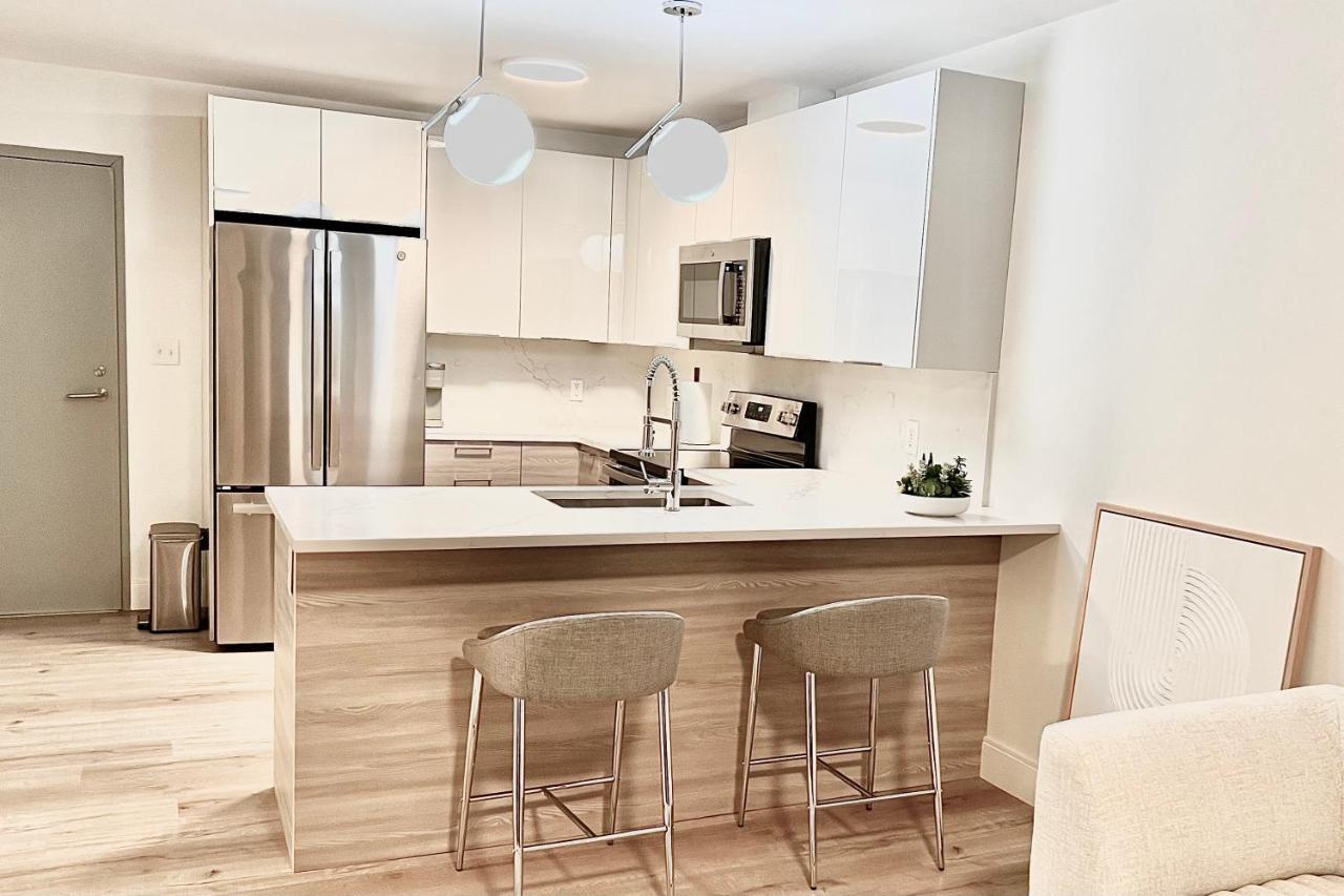 Modern 2 Bed Furnished Apartment In Квінсі Екстер'єр фото