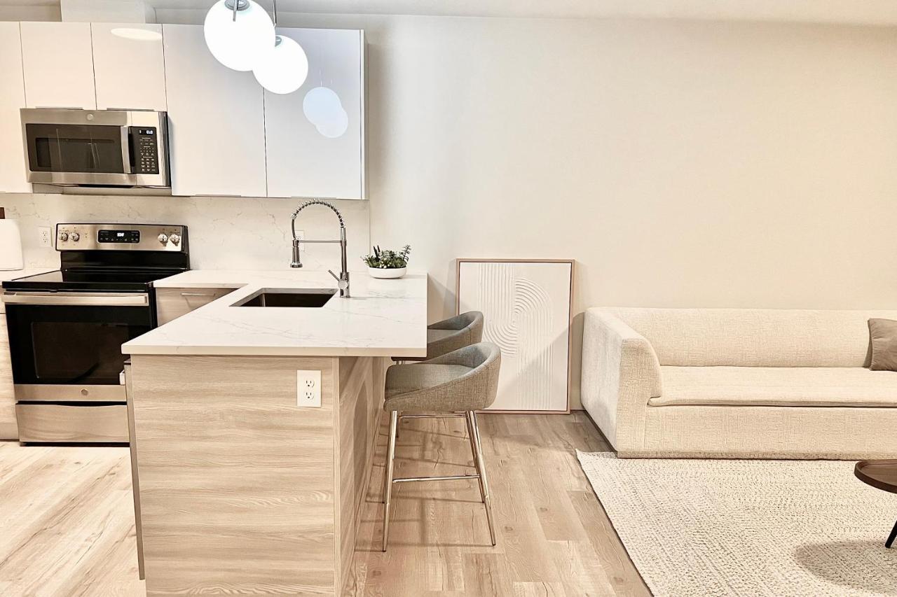 Modern 2 Bed Furnished Apartment In Квінсі Екстер'єр фото