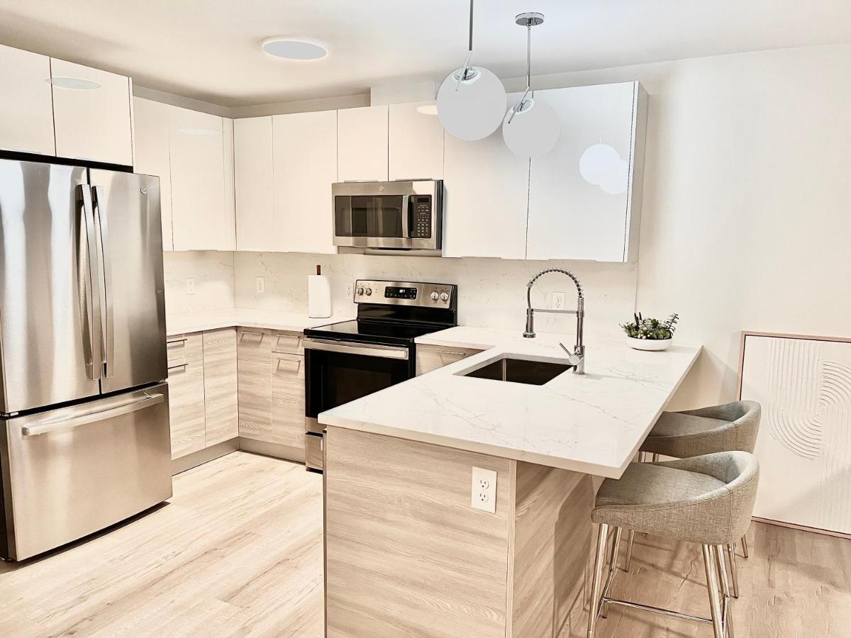 Modern 2 Bed Furnished Apartment In Квінсі Екстер'єр фото