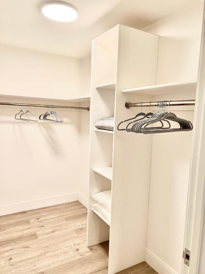 Modern 2 Bed Furnished Apartment In Квінсі Екстер'єр фото