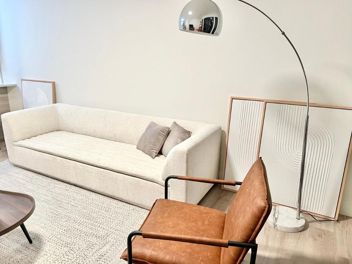 Modern 2 Bed Furnished Apartment In Квінсі Екстер'єр фото